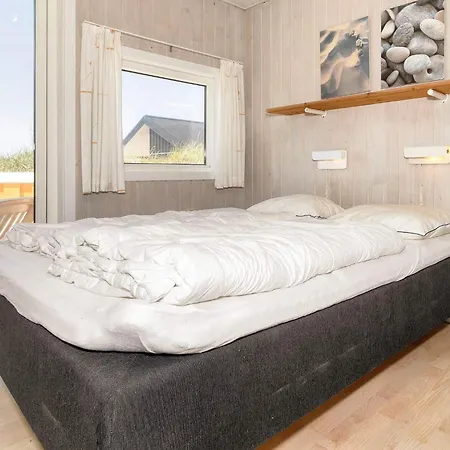 10 Person In Feriehus Løkken